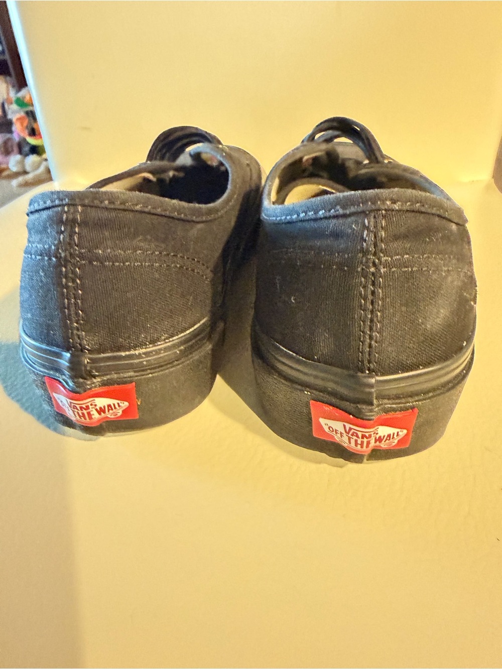 Vans Authentic Low-Top Sneakers - Black